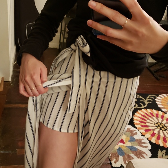 Airy long open skirt with shorts - Picture 4 of 6